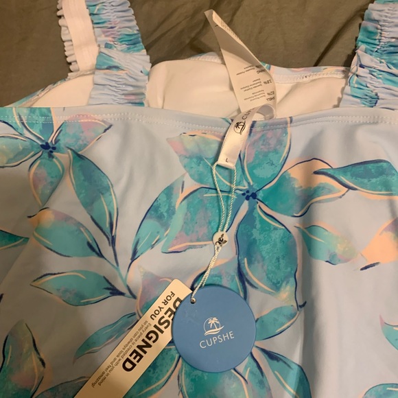 Cupshe Ruffled One Piece Bathing Suit - Picture 7 of 7